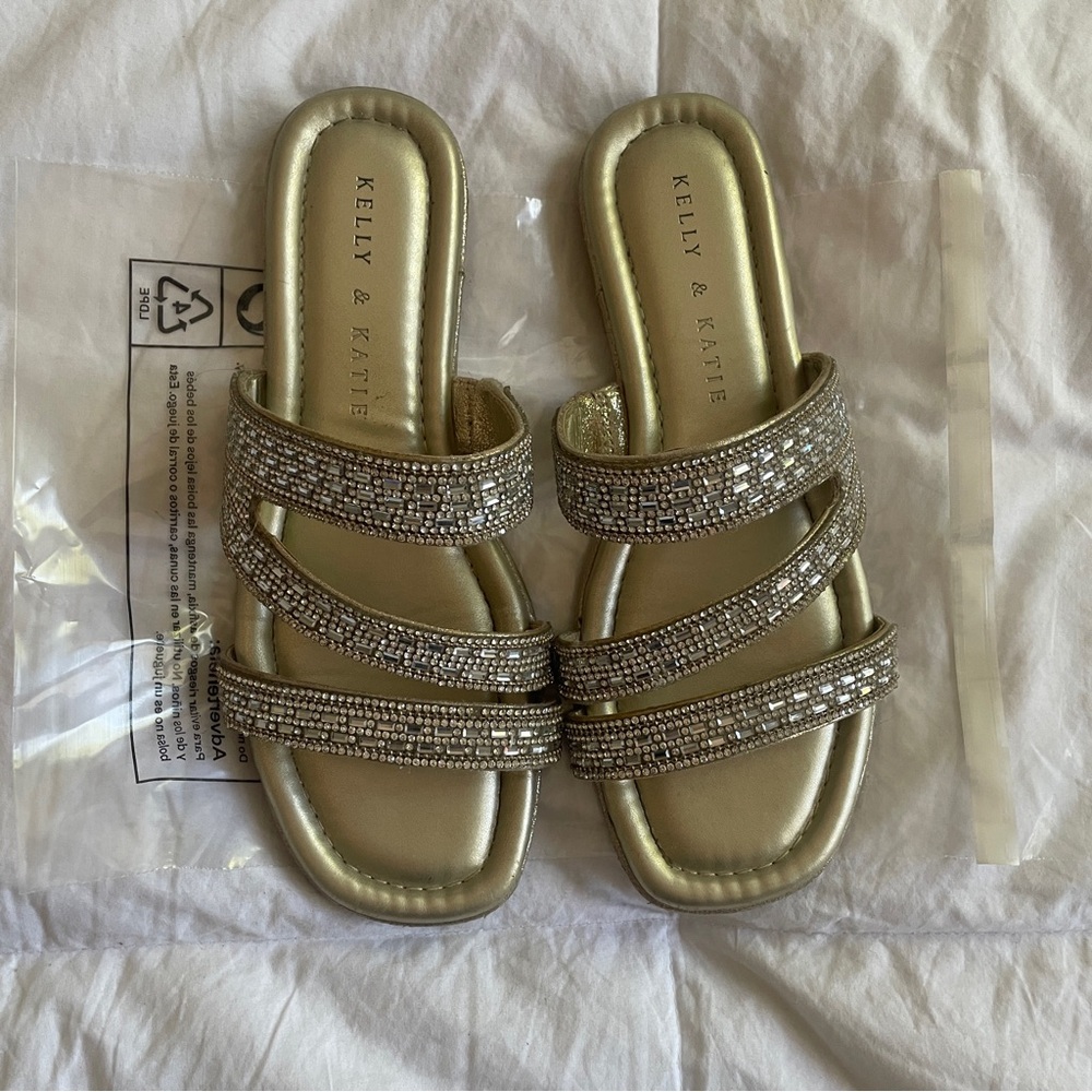 Women’s 6 Kelly & Katie Sandals